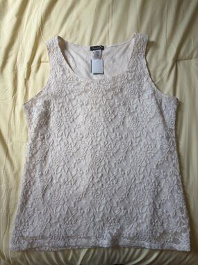 Sleeveless Lace Overlay Tank Top in White